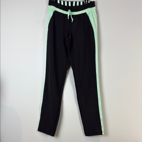 Lululemon Athletica Women's Run Bandit Track Pants Size 4 Mini Hyper Stripe - Picture 1 of 6